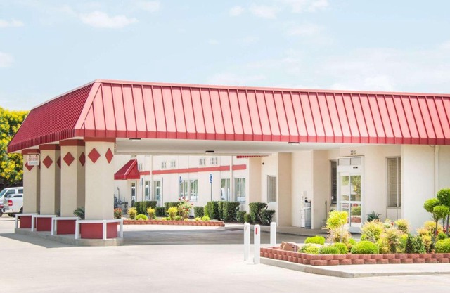 Ramada by Wyndham Enid