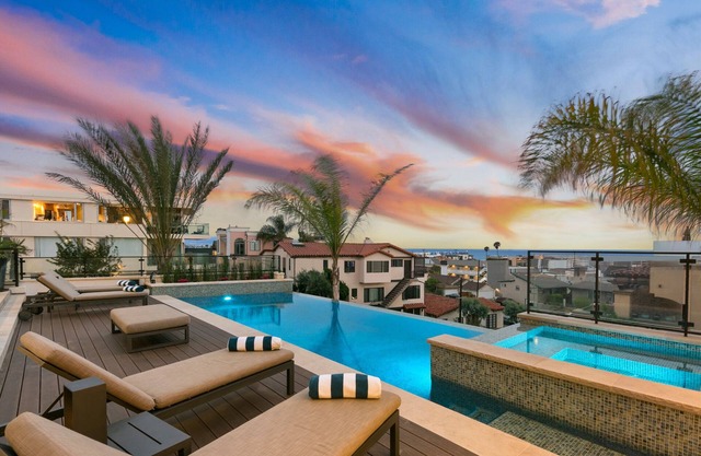 Rams Draft House - 15 five star reviews available upon request - beach luxury