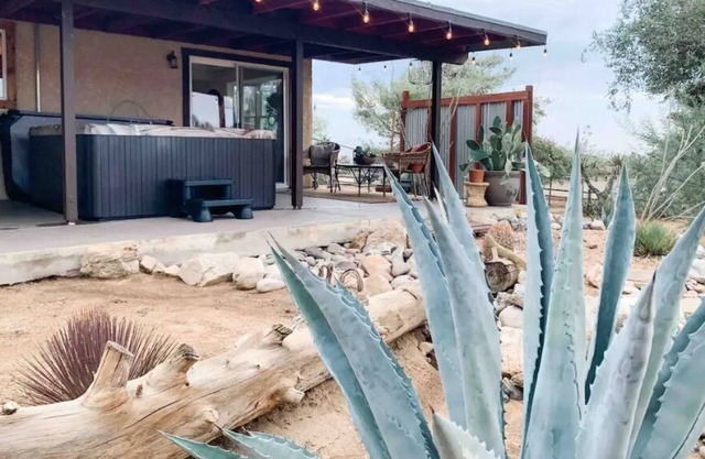 Ranch with Hot Tub by Joshua Tree Park/Pioneertown