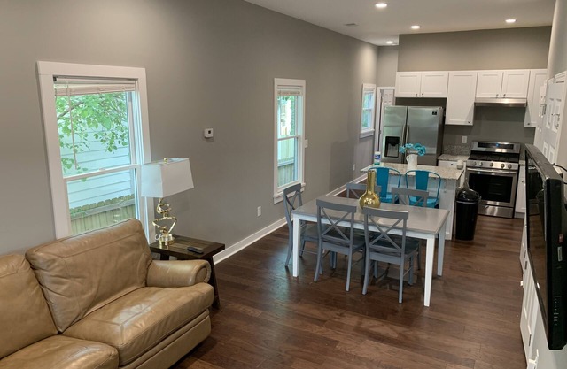 Rare Find! 6 Bedroom Duplex, Close to Downtown!