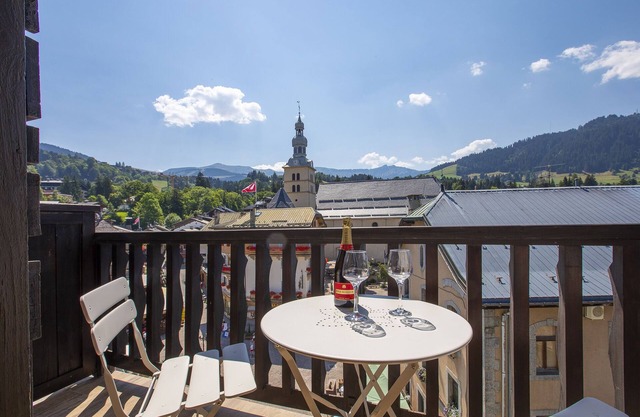 Rare & Newly renovated! On the church place in Megeve!
