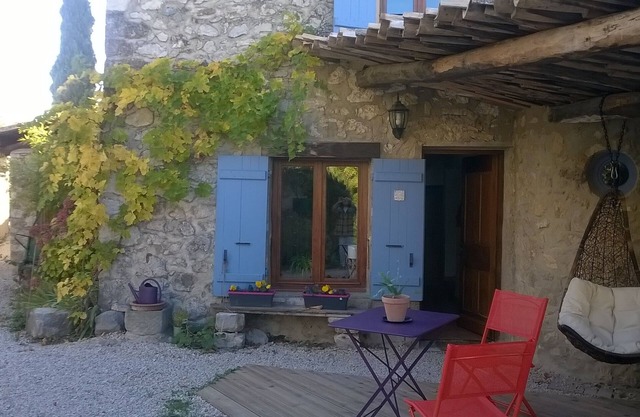 RAVISTING VILLAGE HOUSE in the heart of the Parc des Baronnies Provencales