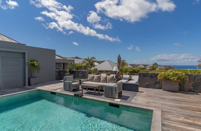 Recently Built 7 BDRM Villa w 2 Pools