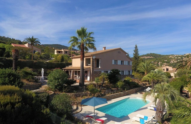 Recently renovated villa in a quiet area , a few minutes from the beach.