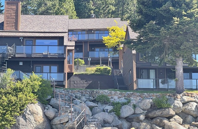 recently remodelled 3 bedroom lakefront condo in Incline Village