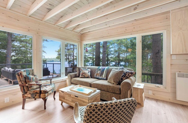 Recently Reno'd Cottage At Pristine Big Gull Lake!