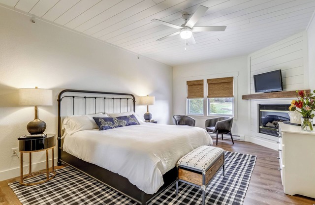Red Barn Inn Room 6: Lake Access, Par3 Golf, Fish