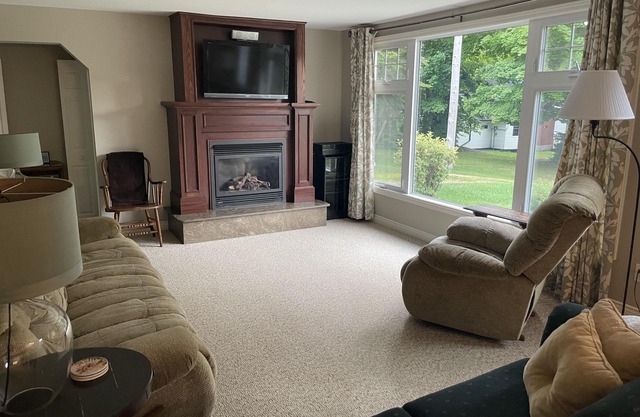 Red Bay Bruce Peninsula - the perfect Lake Huron getaway & all season retreat!