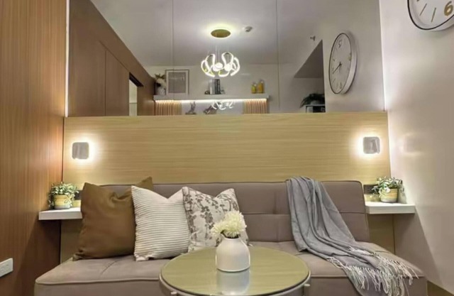 RED LUXE HAVEN Comfy stay, Netflix and Fast WiFi Ready