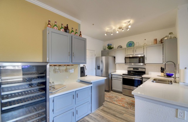 'Red Rox' Phoenix Condo w/Patio ~ 3 Mi to Airport