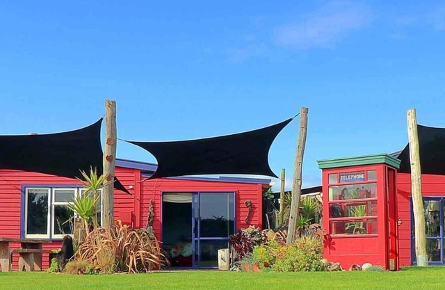 RedBach Retreat by the sea