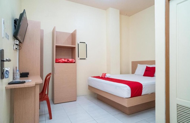 RedDoorz Syariah near Taman Siring 2