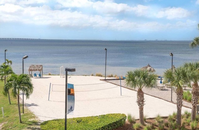 Reduced 20! Amazing views, pool, close to beaches