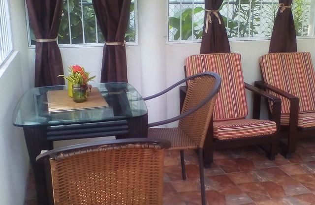 REDUCED RATE: Modern,Spacious,Unbeatable Location, close to amenities,SUPER HOST