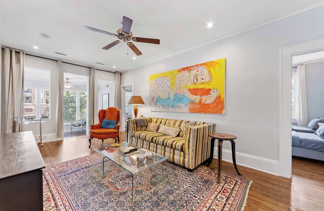 Refined Myers Park 2BR King Condo | Sunroom