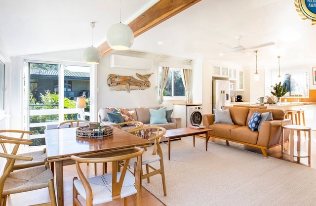 Reflections - Pet Friendly Waterfront