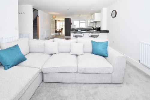 Regal House by True Stays - 3 Bedroom House in Stoke-on-Trent