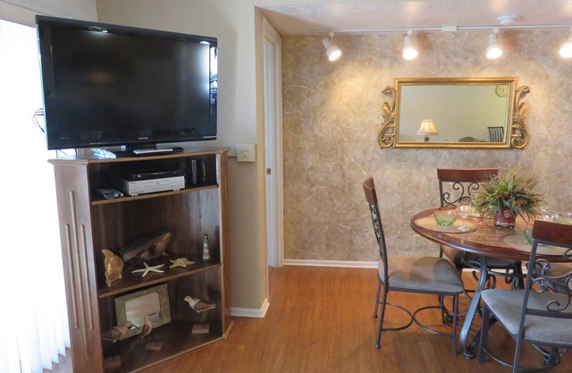 Regatta Bay 158-3D - Walk In Level to Great Condo and Access to 2 Pools.
