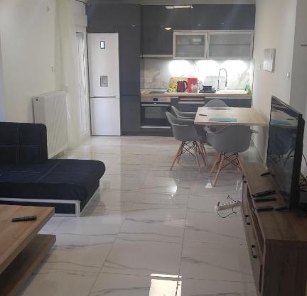 Relax in 90sqm close to Airport ,Shoping,Embriolab Seaside