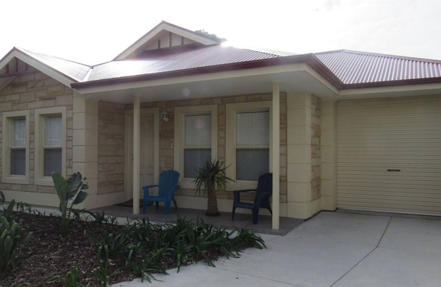 Relax in Comfort, Walking distance to beach