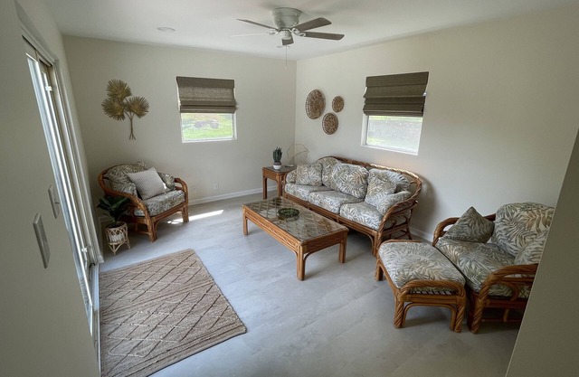 Relax in style! 3 BR ranch near downtown! FENCED yard! PETS welcome