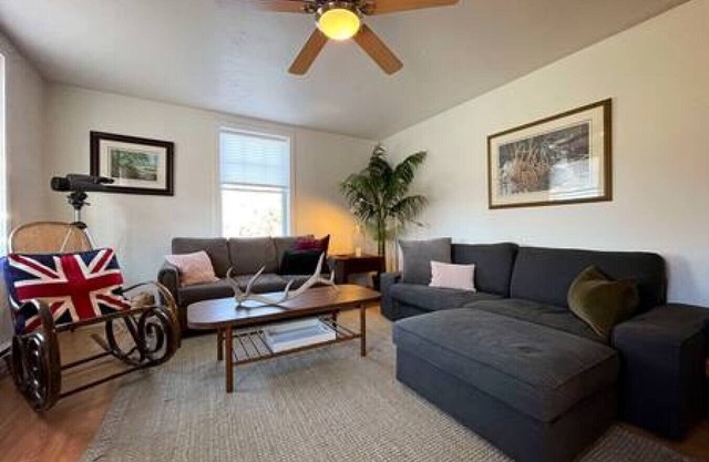 Relax in Style & Comfort in South Bay, PEC