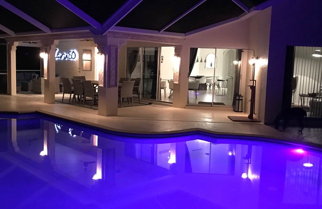 Relax with privacy! Villa in Bonita Springs! Modern, huge pool!