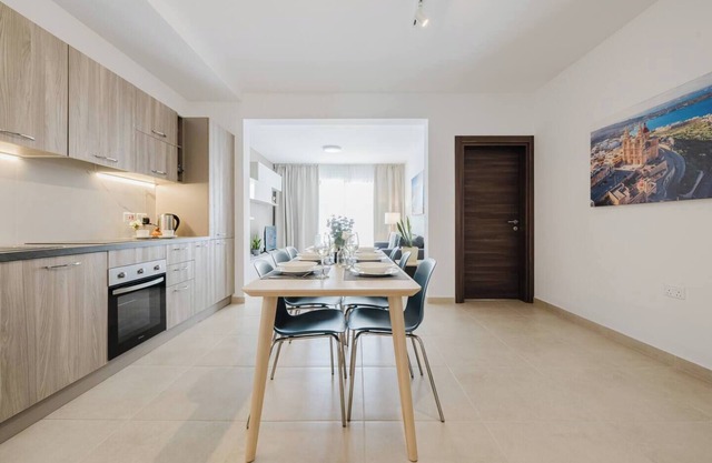 Relax with the whole family at this beautiful place to stay! We offer a beautiful apartment for rent in Mellieha, furnished with love right next to of the most beautiful Bays of the Island (Ghadira Bay, Golden Bay, Paradise Bay, and Comino). T