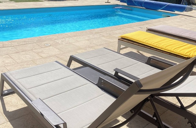 Relaxation in Villa with swimming pool, NICE 15 min away