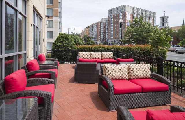 Relaxation near Main Attractions | 2 Units