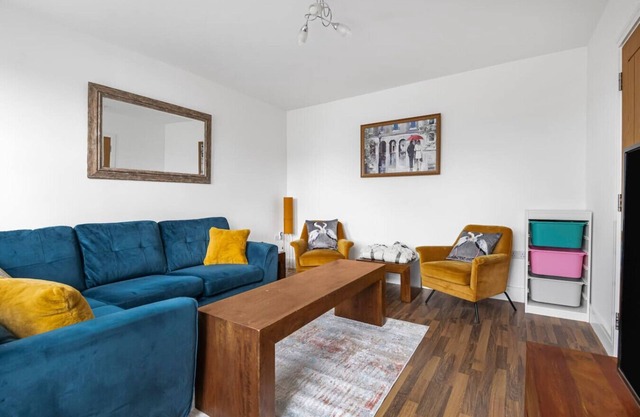 Relaxed and modern living just 10 mins from the tube