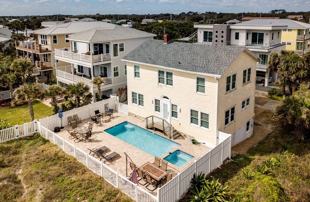 Relaxed Cancellation Policy! Oceanfront home with pool,hot tub, fire pit, bikes.