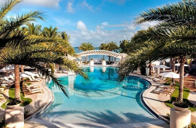 Relaxing Beach Retreat! Cozy Queen Stay w/Spa, & Outdoor Pool! Near Marina!