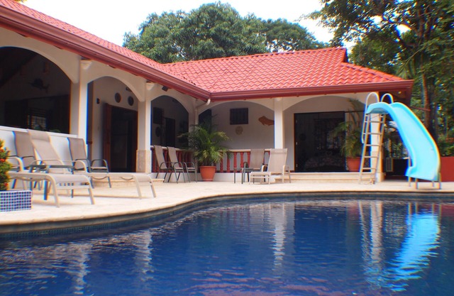 Relaxing Carrillo Bay-Walk to Beach, Restaurants, 3-7 bdrms great for families.