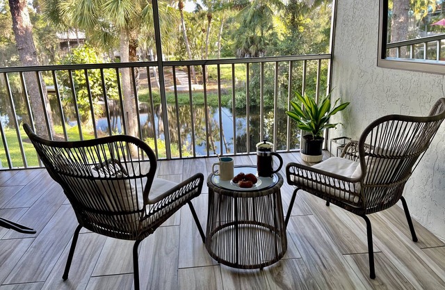 Relaxing Condo on the Imperial River.