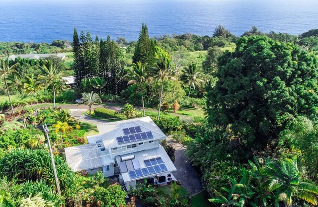 Relaxing Gardens - Peaceful Retreat w/Panoramic Ocean Views