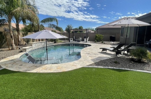 Relaxing Retreat w/Heated Pool, near Golf, Hiking, Sports Stadiums and more…