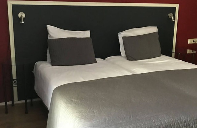 Relaxing Unit w/Terrace & Parking - Near the Beach & Local Attractions