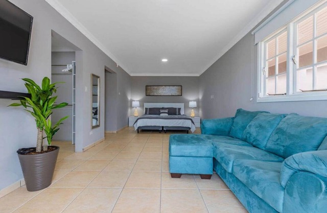 Remodeled 6BR - PrivatePool, GameRoom, Close2Beach