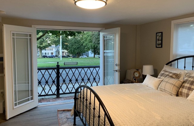 Remodeled Apartment in Historic Building located in Downtown Plymouth