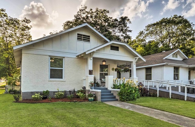 Remodeled Dtwn Hot Springs Home w/Porch!