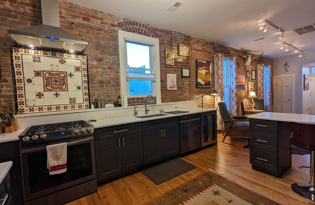Remodeled Historic 2Bed 2Bath House in the heart of the Hospital District