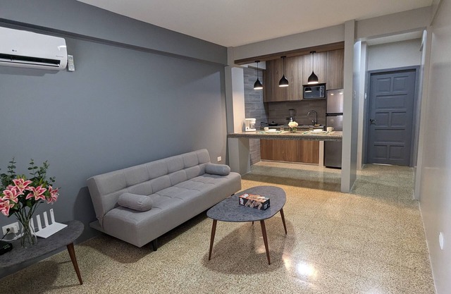 Remodeled Interior Apt strategically located in the heart of downtown Guayaquil!