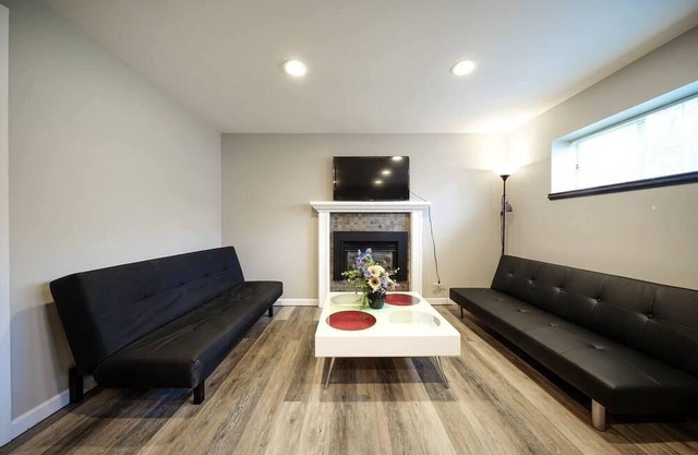 Remodelled 3 bdrm guest suite