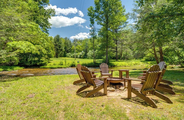 Remote Cooper Creek 'Trout House' w/Hot Tub