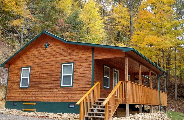 Remote & Private Cabin with Spa, Mountain Views and Hiking to Appalachian Trail.