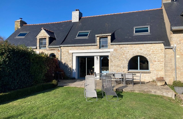 Renovated 18th Century Farmhouse with Modern Amenities, Near Mesquer, France