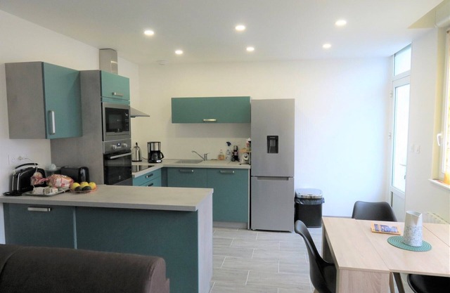 Renovated apartment with well equipped WIFI in the city center of PERROS-GUIREC