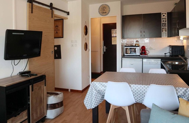 Renovated apt with pool, sauna, hammam and wifi at Les Orres 1800