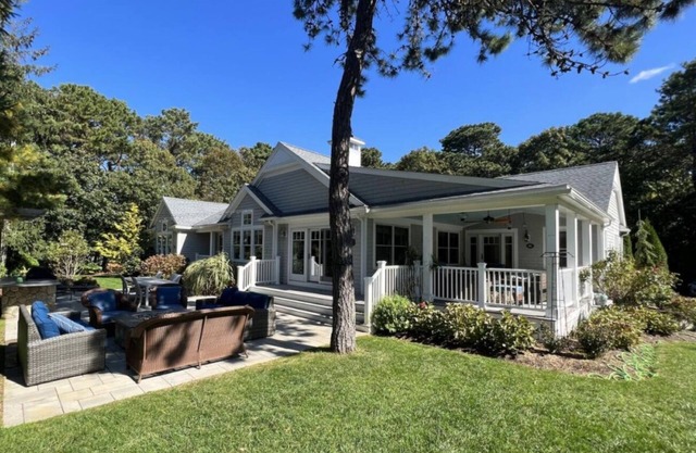 Renovated, charming 4-bedroom house with AC and WiFi in serene West Yarmouth